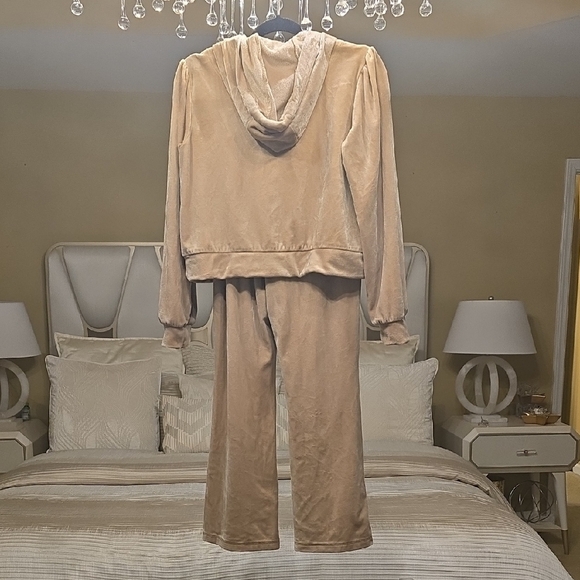 Magaschoni Tan Velour Pantsuit - Picture 7 of 16